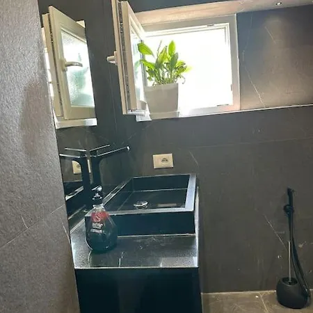 Green Apartment * Tirana