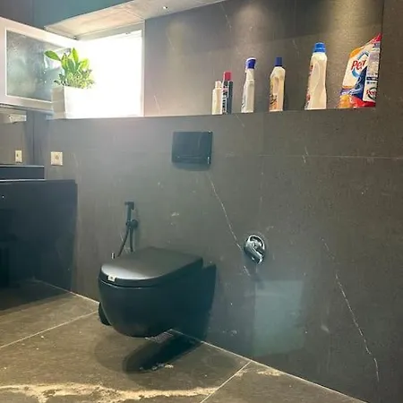 Apartment Green