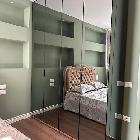 Apartment Green