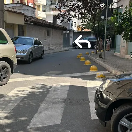 Green Apartment Τίρανα